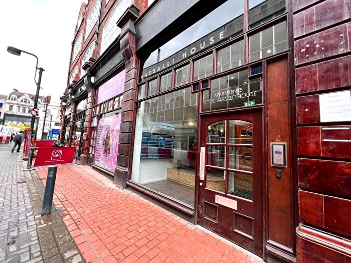 2 Bedroom Flat To Rent In Central Road, Leeds, West Yorkshire, LS1