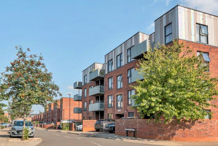 1 Bedroom Apartment To Rent In Canning Square, Enfield, EN1