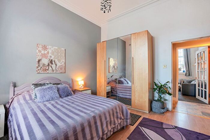 2 Bedroom Flat For Sale In Moss Road, Tillicoultry, FK13