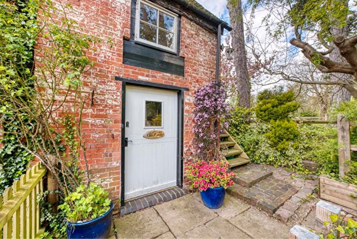 2 Bedroom Cottage For Sale In Hockley Road, Shrewley, CV35