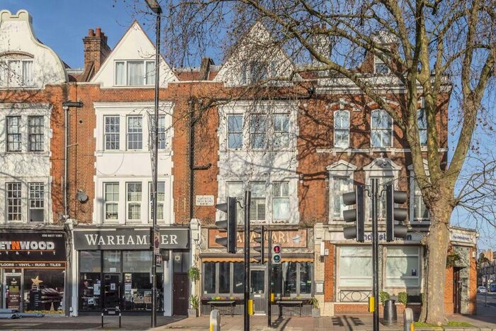 2 Bedroom Flat To Rent In Chiswick High Road, London, W4