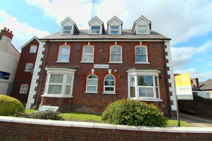 2 Bedroom Flat To Rent In Westgate Court, Dunstable, LU6