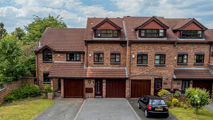 3 Bedroom Town House To Rent In Birchdale Road, Appleton, Warrington, WA4