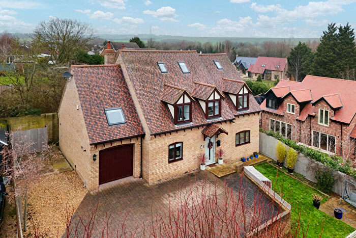 4 Bedroom Detached House For Sale In Blacksmiths Lane, Ellington, Huntingdon, PE28