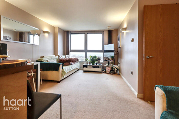 2 Bedroom Flat For Sale In Throwley Way, Sutton, SM1