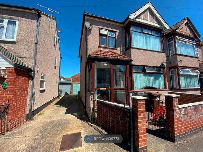 3 Bedroom Semi-Detached House To Rent In Foxlands Road, Dagenham East, RM10