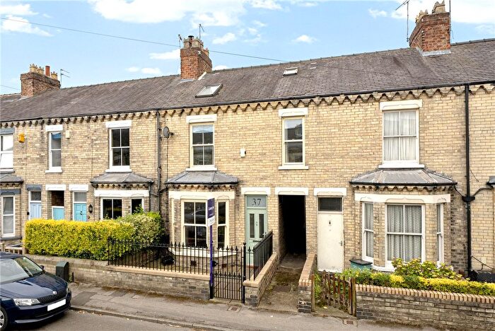 4 Bedroom Terraced House For Sale In Park Grove, York, YO31