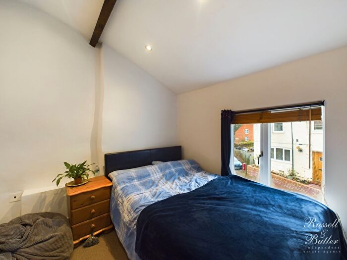2 Bedroom Cottage For Sale In Gawcott Road, Buckingham, MK18