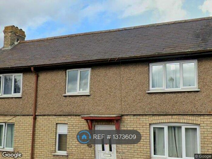 4 Bedroom Semi-Detached House To Rent In Hartford Road, Huntingdon, PE29
