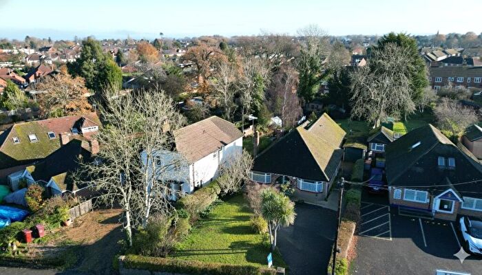 3 Bedroom Bungalow For Sale In Park Lane, Tilehurst, Reading, Berkshire, RG31