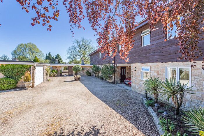 7 Bedroom Detached House For Sale In Banbury Road Finmere, Buckingham, MK18