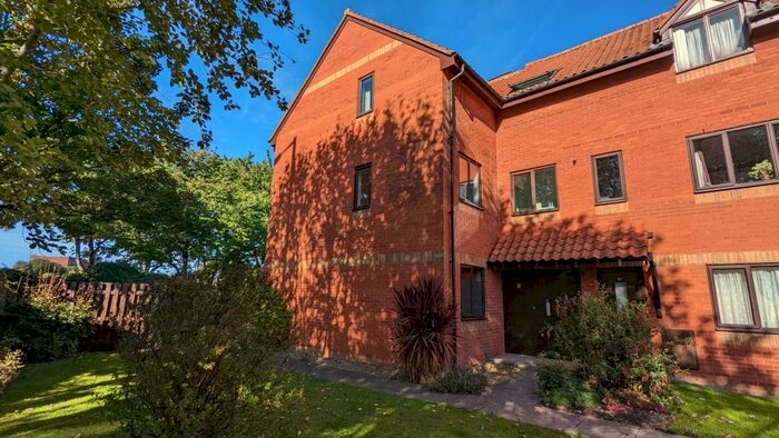 2 Bedroom Flat To Rent In Meredith Court, Baltic Wharf, Bristol Harbourside, BS1