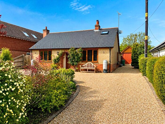2 Bedroom Country House For Sale In Lower Street, Braishfield, Romsey, Hampshire, SO51