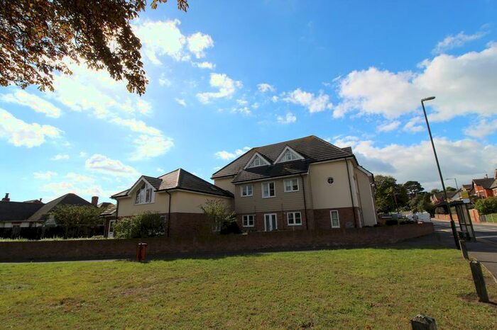 2 Bedroom Flat To Rent In Broadway, Southbourne, Bournemouth, BH6