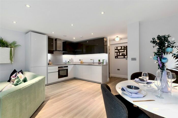 2 Bedroom Mews To Rent In The Mews, Linden Close, Tunbridge Wells, Kent, TN4