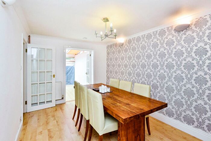 3 Bedroom End Of Terrace House For Sale In Nicholas Mead, Great Linford, Milton Keynes, MK14
