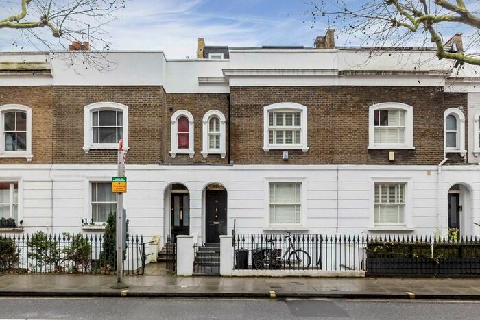 2 Bedroom Flat To Rent In Harwood Road, London, SW6