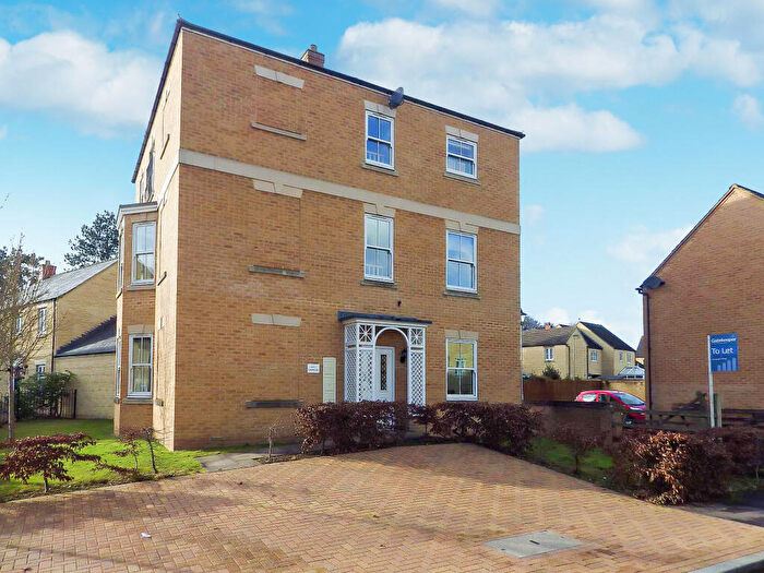 2 Bedroom Apartment To Rent In Meadow Lane, Witney, Oxfordshire, OX28