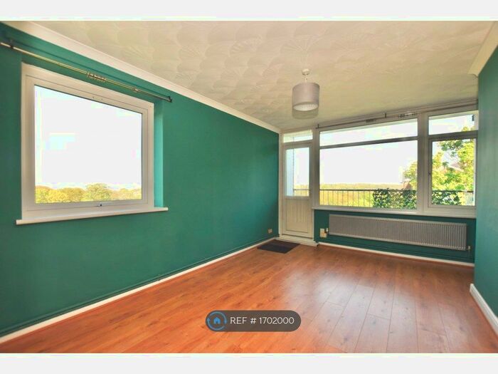 2 Bedroom Flat To Rent In Plumstead, London, SE18