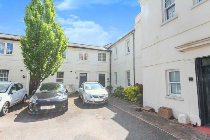1 Bedroom Flat To Rent In Arbour Lane, Chelmsford, CM1