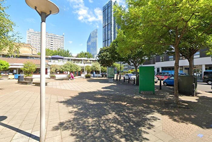 4 Bedroom Flat To Rent In Barnabas House, EC1V