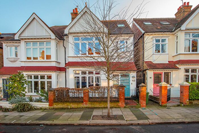 4 Bedroom Semi Detached House For Sale In Gilpin Avenue, London, SW14