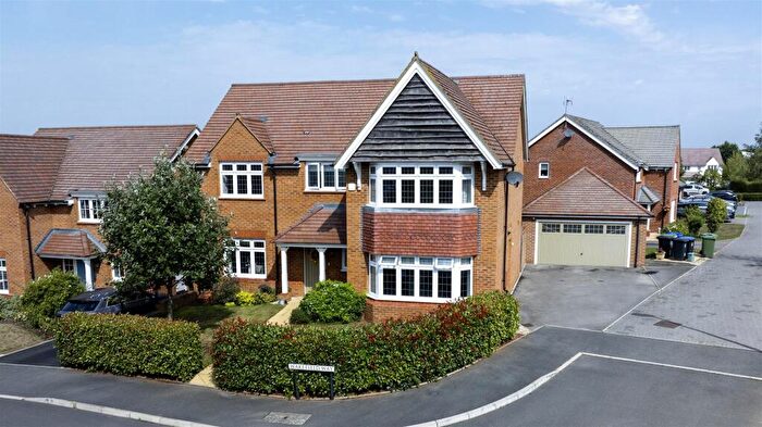 4 Bedroom Detached House For Sale In Wakefield Way, Alcester, B49
