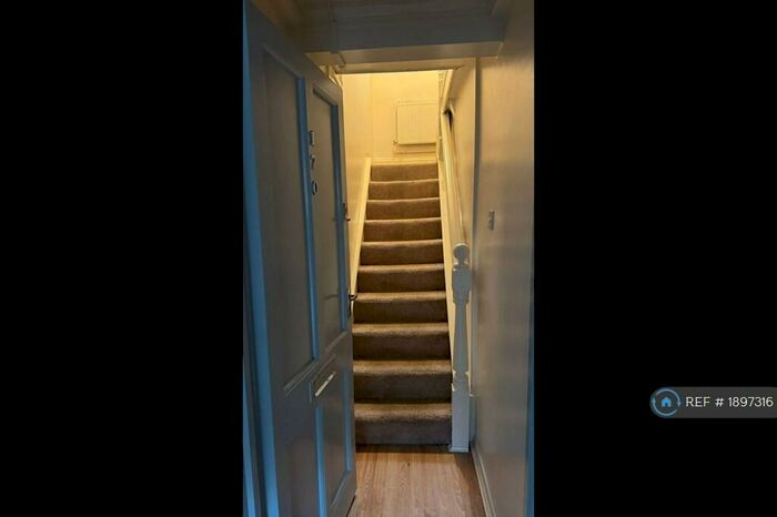 1 Bedroom Flat To Rent In Bergholt Road, Colchester, CO4