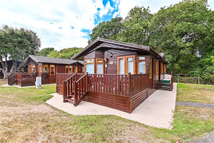 3 Bedroom Mobile/park Home For Sale In Glenside, Hoburne Naish Holiday Park, Barton On Sea, Hampshire, BH25