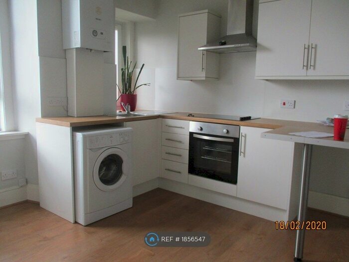 2 Bedroom Flat To Rent In Lochee Road, Dundee, DD2