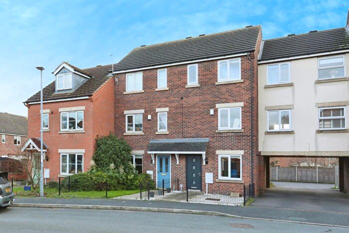 3 Bedroom Town House For Sale In Gala Way, Retford, DN22