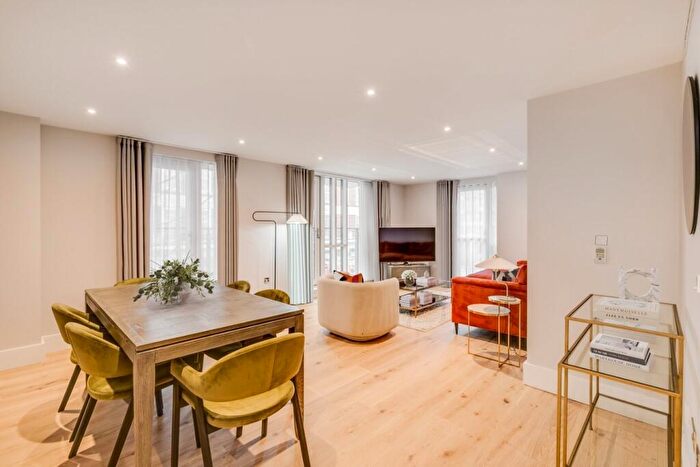 4 Bedroom Apartment To Rent In Baker Street, Marylebone, NW1