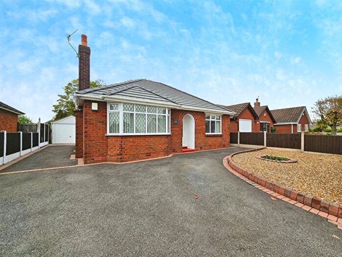 2 Bedroom Detached House For Sale In Conway Road, Knypersley, Stoke-On-Trent, ST8