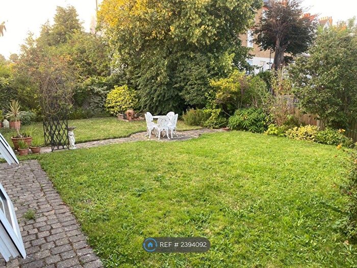 1 Bedroom Flat To Rent In Wimbledon, London, SW20