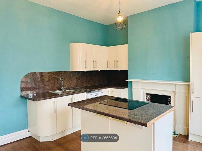 2 Bedroom Flat To Rent In Gayville Road, London, SW11