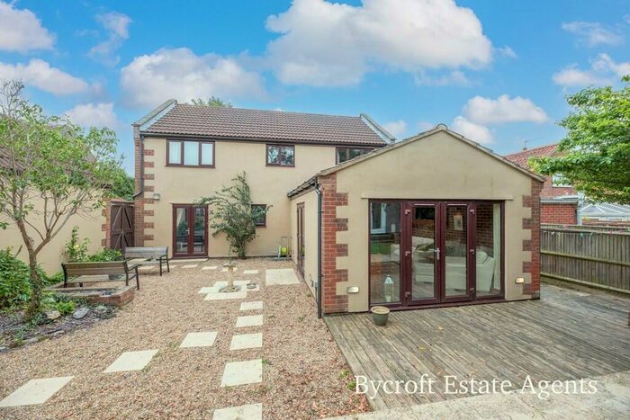 4 Bedroom Detached House For Sale In West Caister, Great Yarmouth, NR30