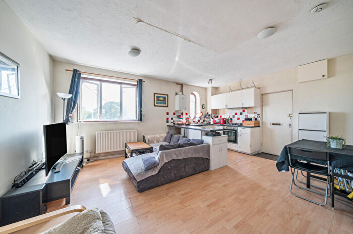 1 Bedroom Apartment For Sale In Commonside West, Mitcham, CR4