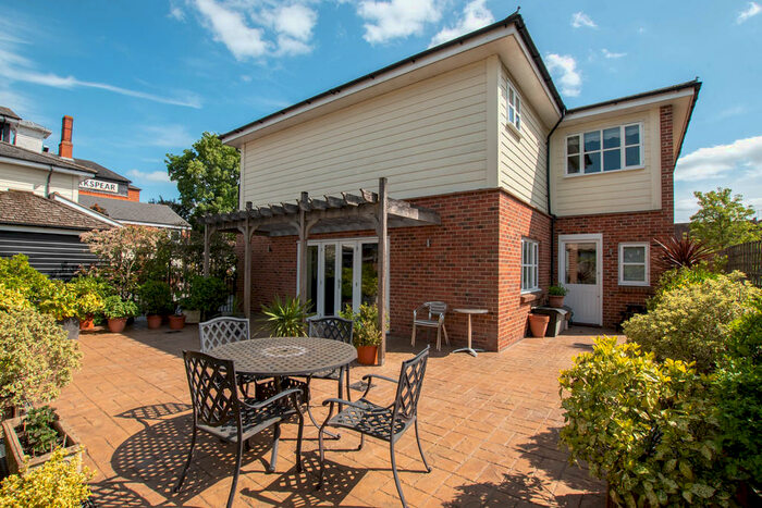 3 Bedroom Town House To Rent In Old Brewery Lane, Henley-on-Thames, RG9