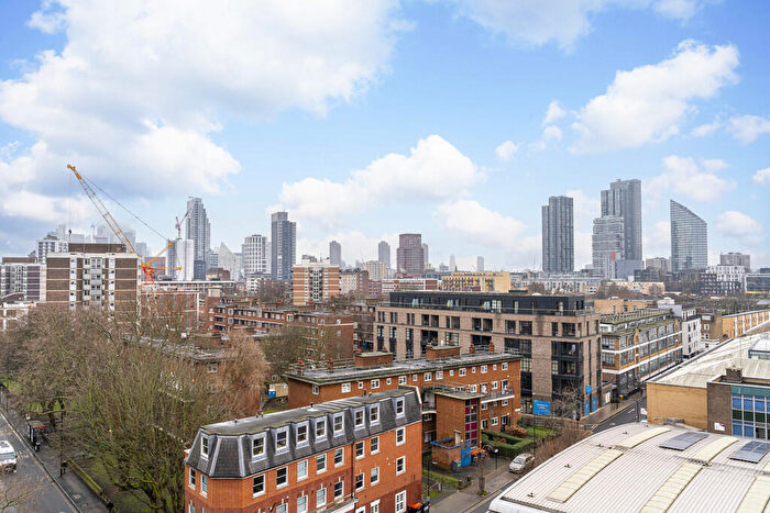 2 Bedroom Apartment For Sale In Poole Street, Islington, London, N1