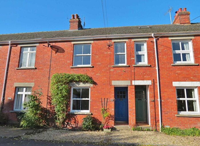 3 Bedroom Terraced House To Rent In High Street, Burbage, SN8
