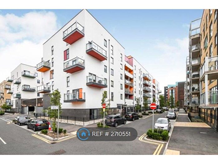 2 Bedroom Flat To Rent In Priory Court, Romford, RM7