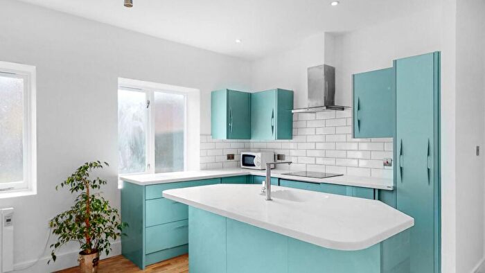 3 Bedroom Flat To Rent In Mora Road, London, NW2