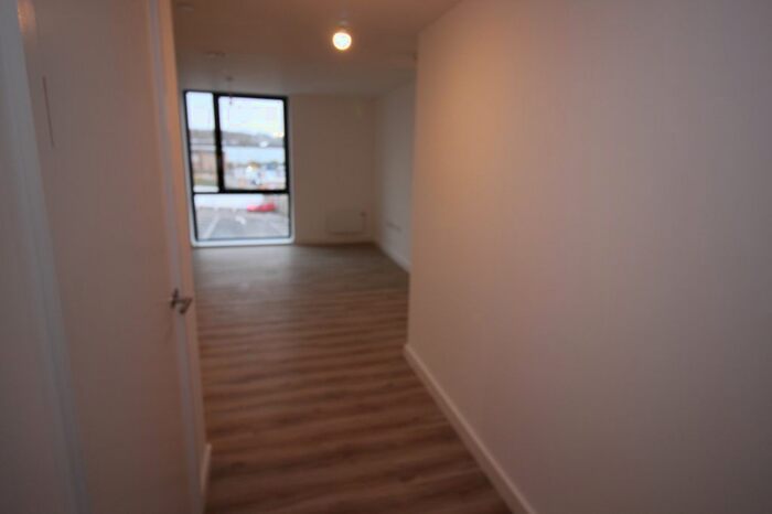 2 Bedroom Flat To Rent In Chevette Court Kimpton Road., Luton, Bedfordshire LU2