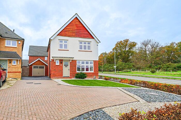 3 Bedroom Detached House For Sale In Shackleton Grove, Leighton Buzzard, LU7