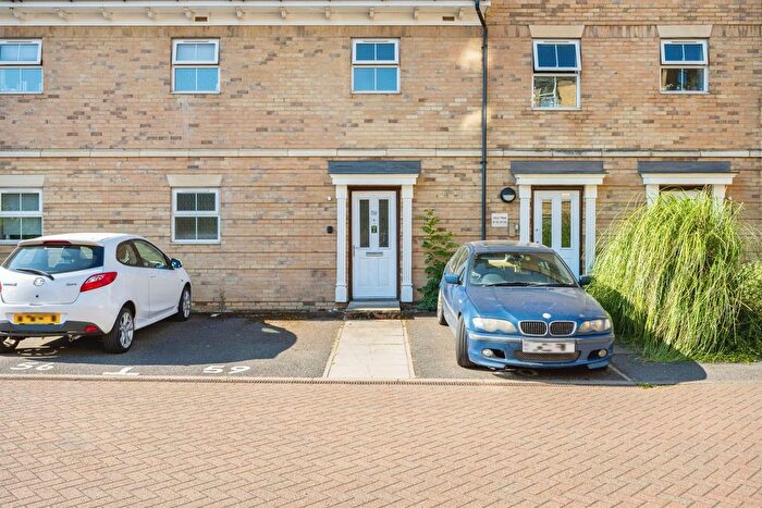2 Bedroom Flat For Sale In Stanbridge Road, Leighton Buzzard, LU7