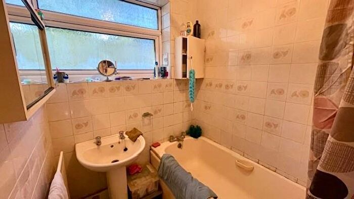 2 Bedroom Detached Bungalow For Sale In De Montfort Road Merley Wimborne, BH21