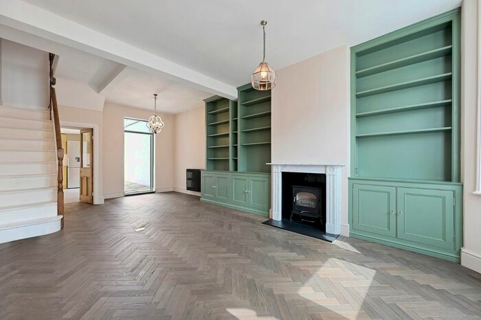 3 Bedroom Cottage To Rent In Milson Road, Brook Green, W14