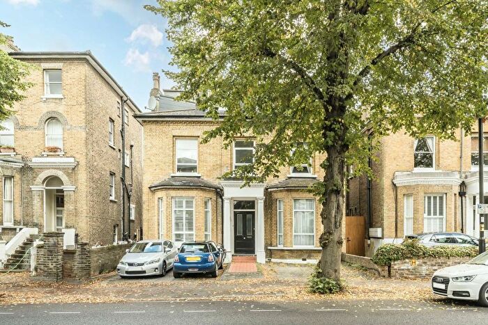 2 Bedroom Flat To Rent In Eaton Rise, London, W5