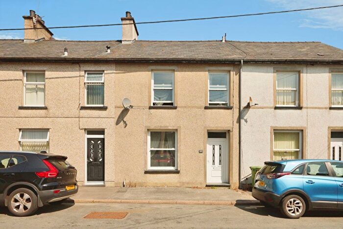 3 Bedroom Terraced House For Sale In Heol Towyn, Blaenau Ffestiniog, Gwynedd, LL41