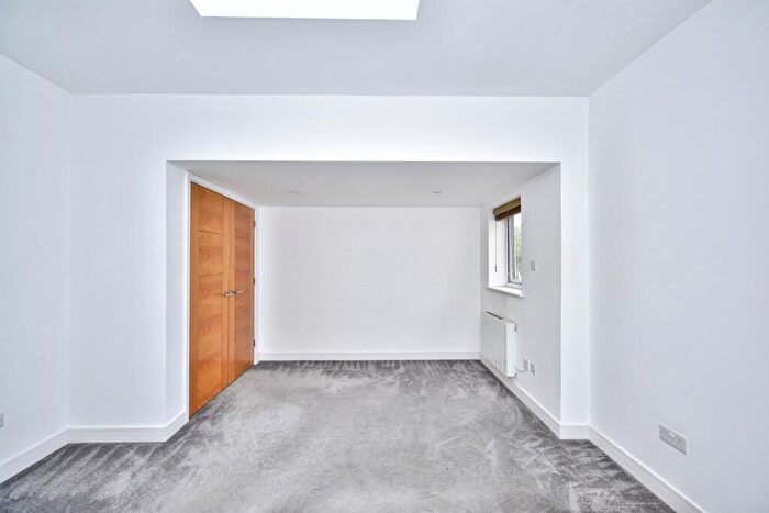 1 Bedroom Apartment For Sale In Bull Lane, Eccles, Aylesford, ME20
